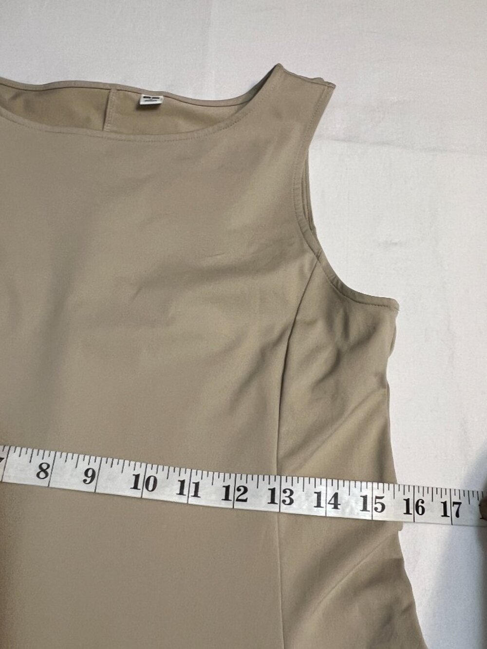UNIQLO AIRism Dress Womens M Beige Sleeveless A Line Midi Stretch Casual Minimal - Picture 7 of 8